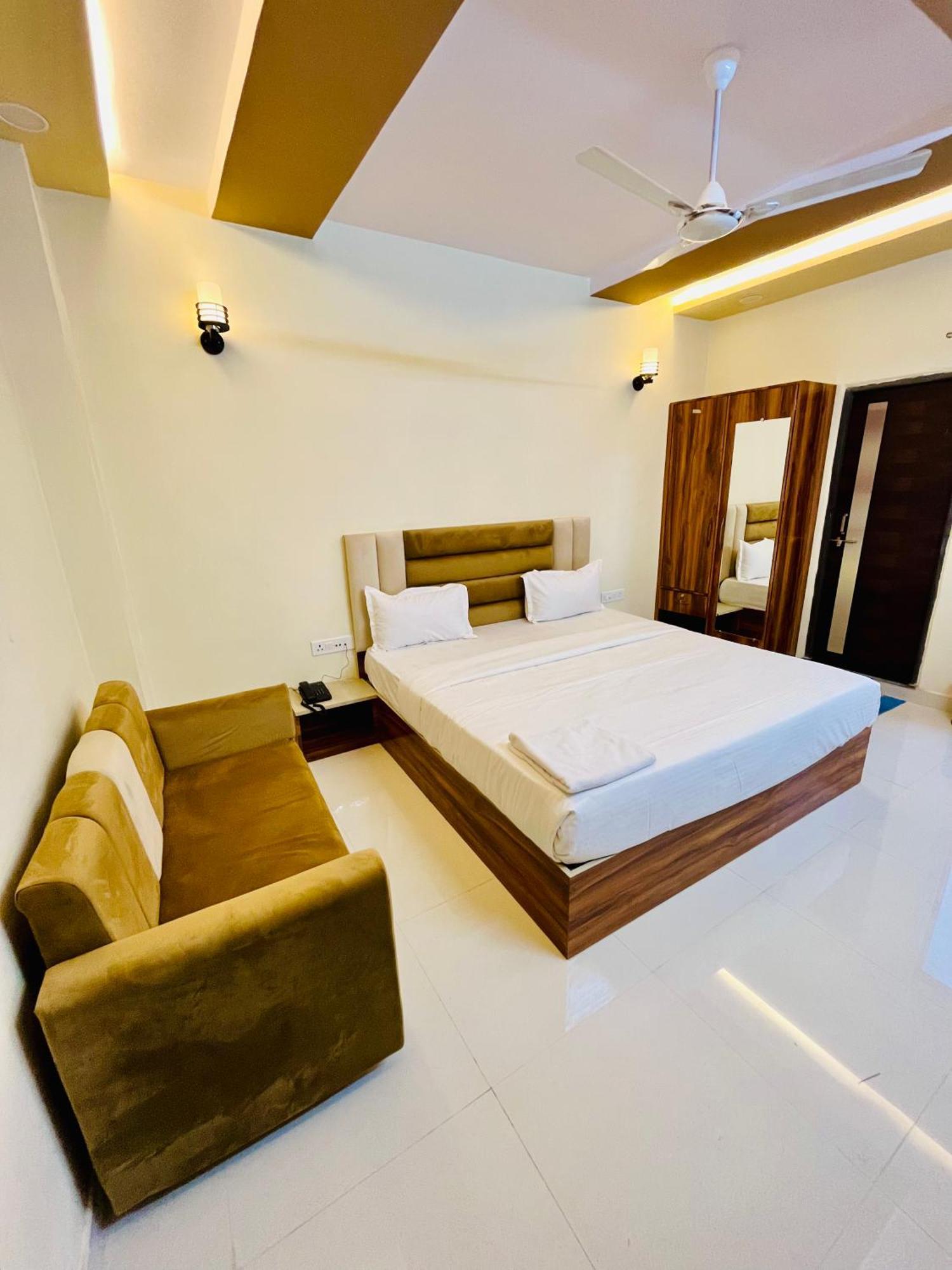Hotel Rahat Jhalawar Buitenkant foto