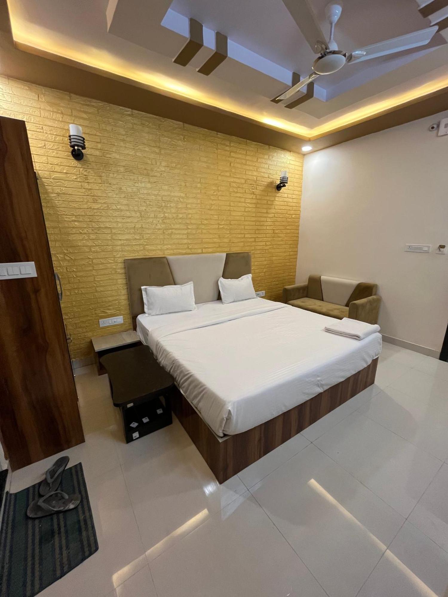 Hotel Rahat Jhalawar Buitenkant foto